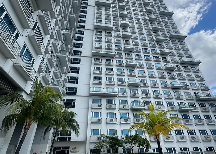 Apartment Chill Staycation Near Ateneo, Up & Maginhawa Eats *