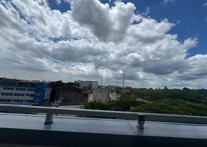 Chill Staycation Near Ateneo, Up & Maginhawa Eats Apartment Manila