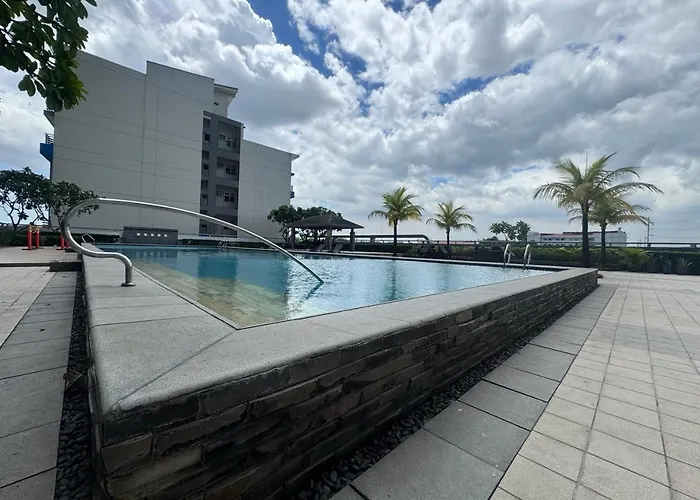 Chill Staycation Near Ateneo, Up & Maginhawa Eats Apartment *