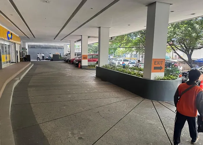 Apartment Chill Staycation Near Ateneo, Up & Maginhawa Eats