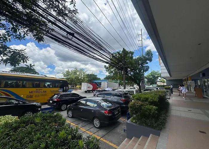 Chill Staycation Near Ateneo, Up & Maginhawa Eats Apartment