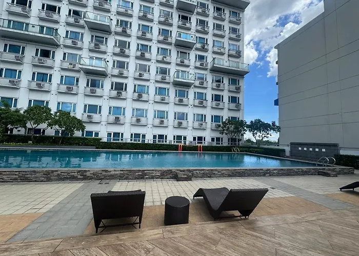 Chill Staycation Near Ateneo, Up & Maginhawa Eats Apartment *