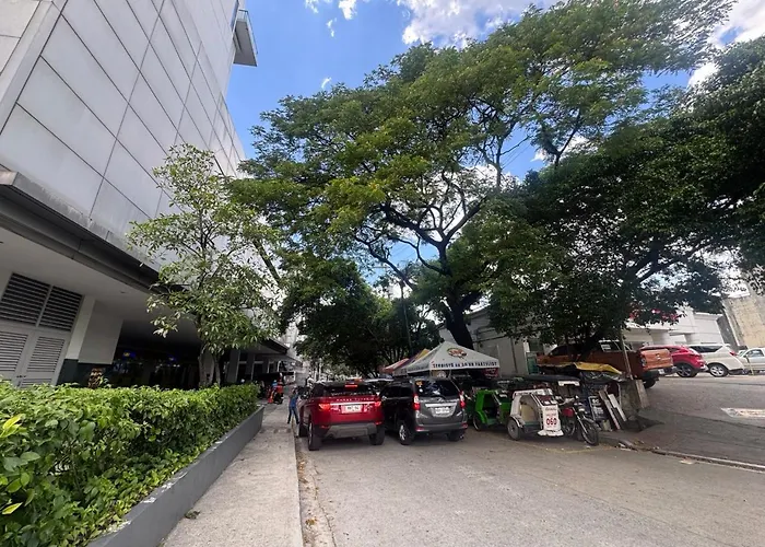 Chill Staycation Near Ateneo, Up & Maginhawa Eats Apartment *