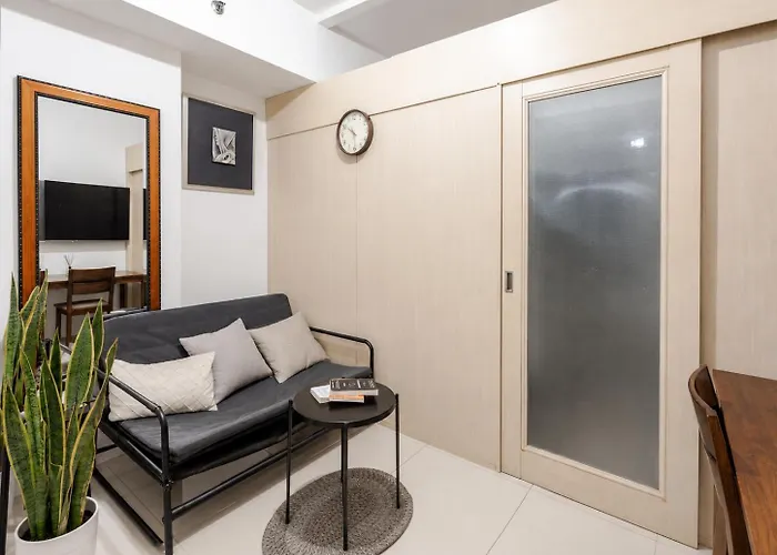 Chill Staycation Near Ateneo, Up & Maginhawa Eats Apartment Manila